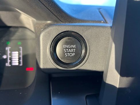 Certified 2025 Toyota Tacoma SR5 image 28