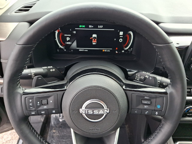 Used 2023 Nissan Pathfinder Platinum AWD/4WD image 4