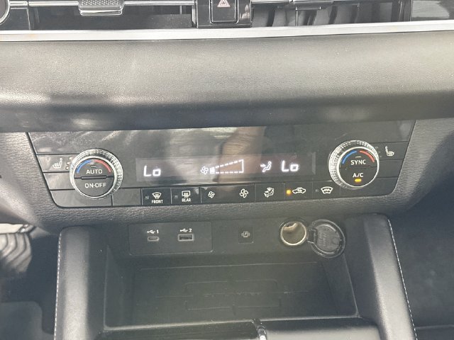 Used 2023 Mitsubishi Outlander SE AWD/4WD image 15