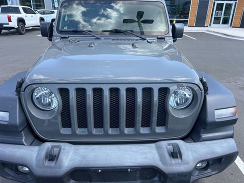 Used 2019 Jeep Wrangler Sport AWD/4WD image 5