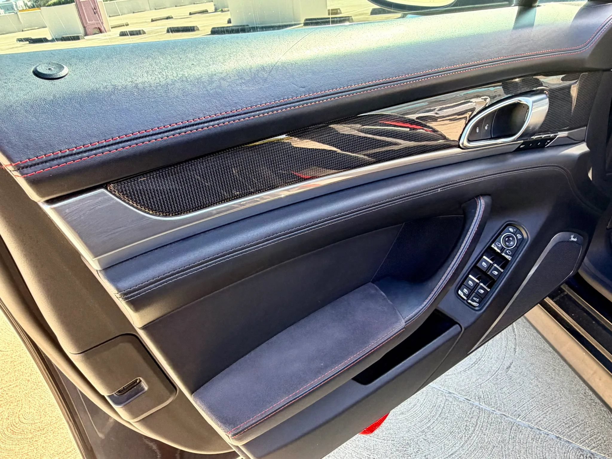 Used 2013 Porsche Panamera GTS AWD/4WD image 38
