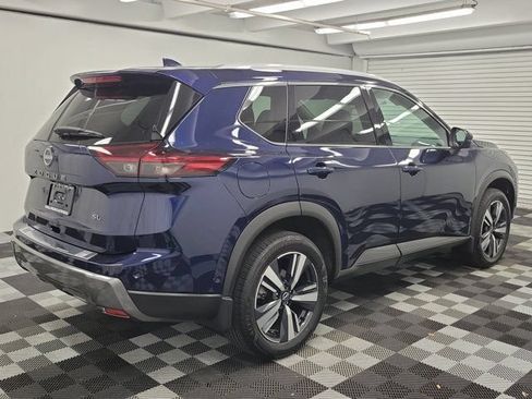 Certified 2025 Nissan Rogue SL FWD image 6