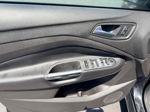 Used 2019 Ford Escape SE FWD image 13