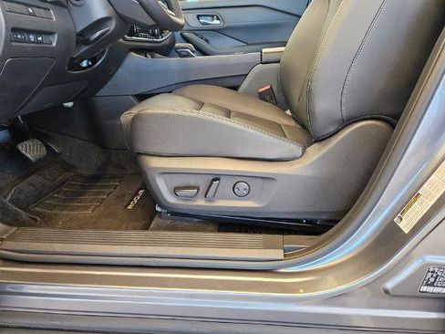 Certified 2025 Nissan Rogue SL AWD/4WD image 15