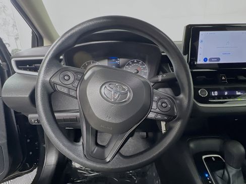 Used 2025 Toyota Corolla LE FWD image 18
