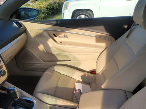 Used 2013 Volkswagen Eos Komfort FWD image 9