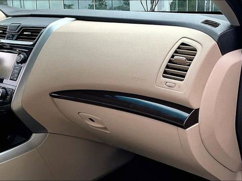 Used 2015 Nissan Altima 2.5 SL w/ Technology Package FWD image 23
