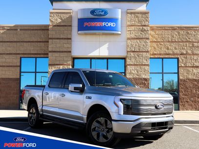 New 2025 Ford F150 Lightning Lariat w/ Max Trailer Tow Package