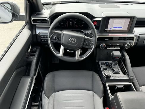 Used 2025 Toyota Tacoma TRD Sport AWD/4WD image 13