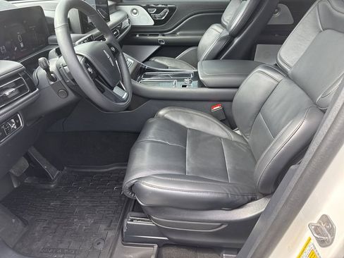 Used 2025 Lincoln Aviator Reserve w/ Equipment Group 201A AWD/4WD image 9
