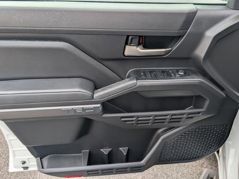 Used 2024 Toyota Tacoma TRD Off-Road image 14