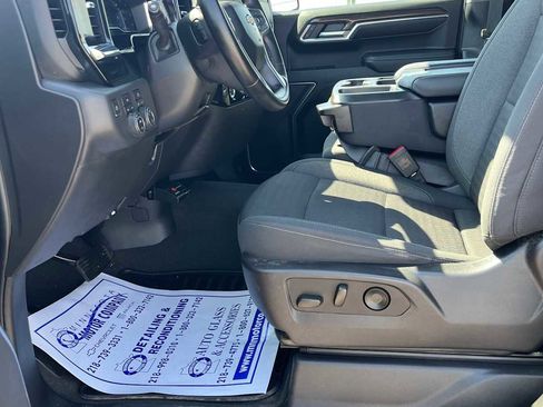 Used 2023 Chevrolet Silverado 1500 LT AWD/4WD image 7