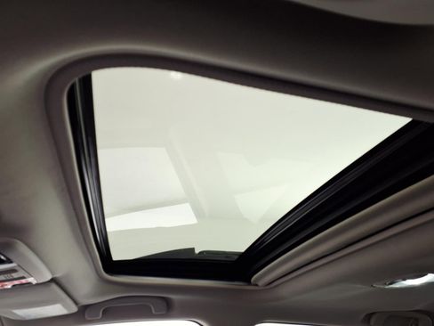 Used 2019 Subaru Outback 2.5i Premium image 12