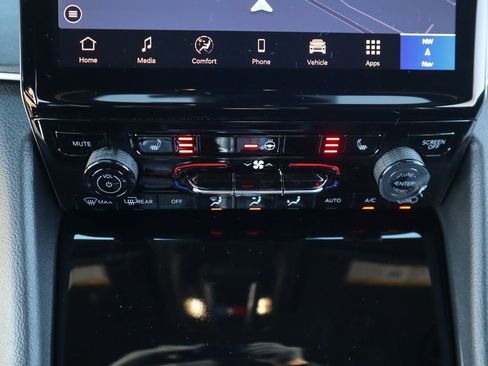 New 2025 Jeep Grand Cherokee L Limited image 8