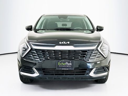Used 2024 Kia Sportage LX image 2