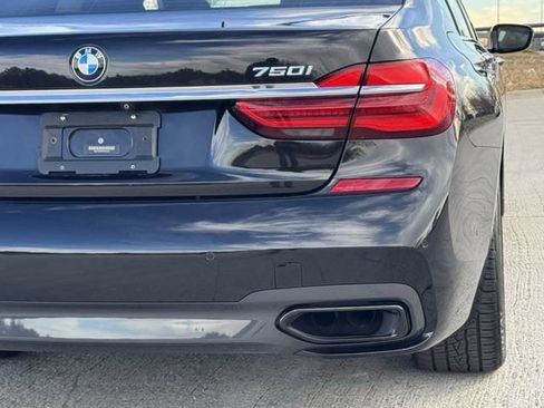 Used 2017 BMW 750i image 6