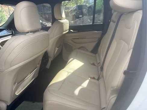 Used 2023 Jeep Grand Cherokee Limited w/ Luxury Tech Group II AWD/4WD image 8