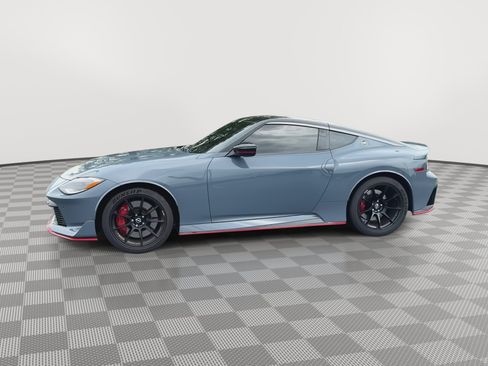 Used 2024 Nissan Z NISMO w/ Floor Mat Package RWD image 5