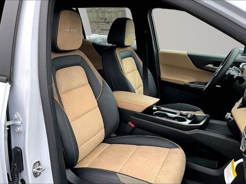 New 2026 Chevrolet Equinox ACTIV w/ Convenience Package III image 11