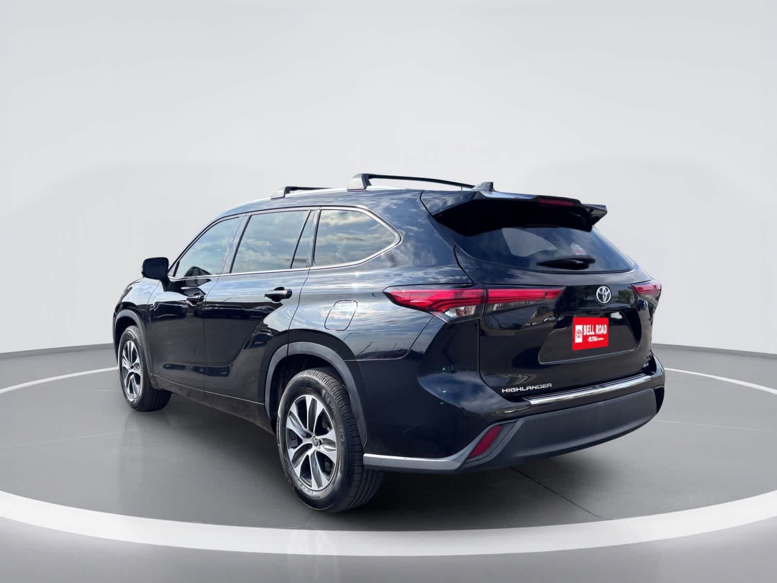 Used 2021 Toyota Highlander XLE FWD image 4