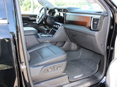 Used 2024 GMC Sierra 1500 Denali w/ Technology Package AWD/4WD image 6