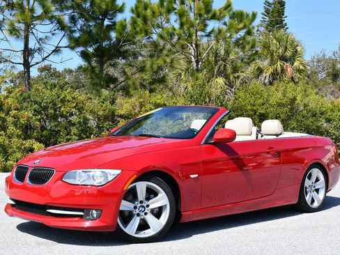 Used 2011 BMW 328i Convertible image 23