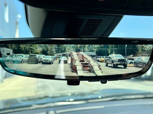 Used 2025 Chevrolet Equinox LT w/ Convenience Package II image 31