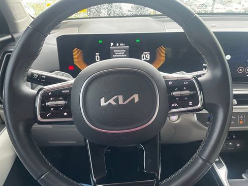 Certified 2025 Kia Sorento S FWD image 13