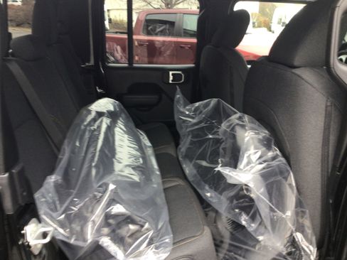 New 2026 Jeep Gladiator Sport image 8