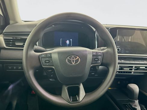 Used 2025 Toyota Camry LE image 18