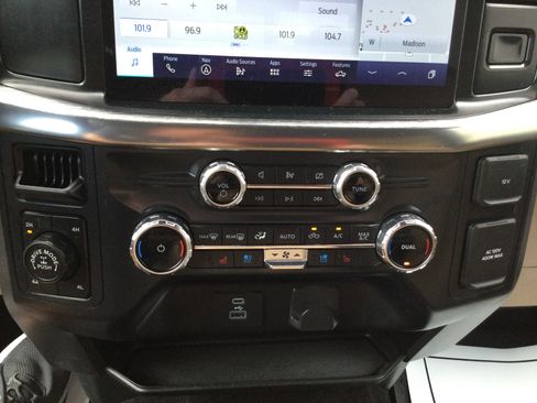 Used 2022 Ford F150 Lariat image 16