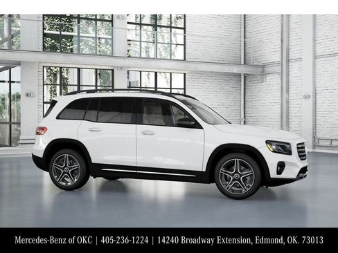 Used 2026 Mercedes-Benz GLB 250 4MATIC image 14