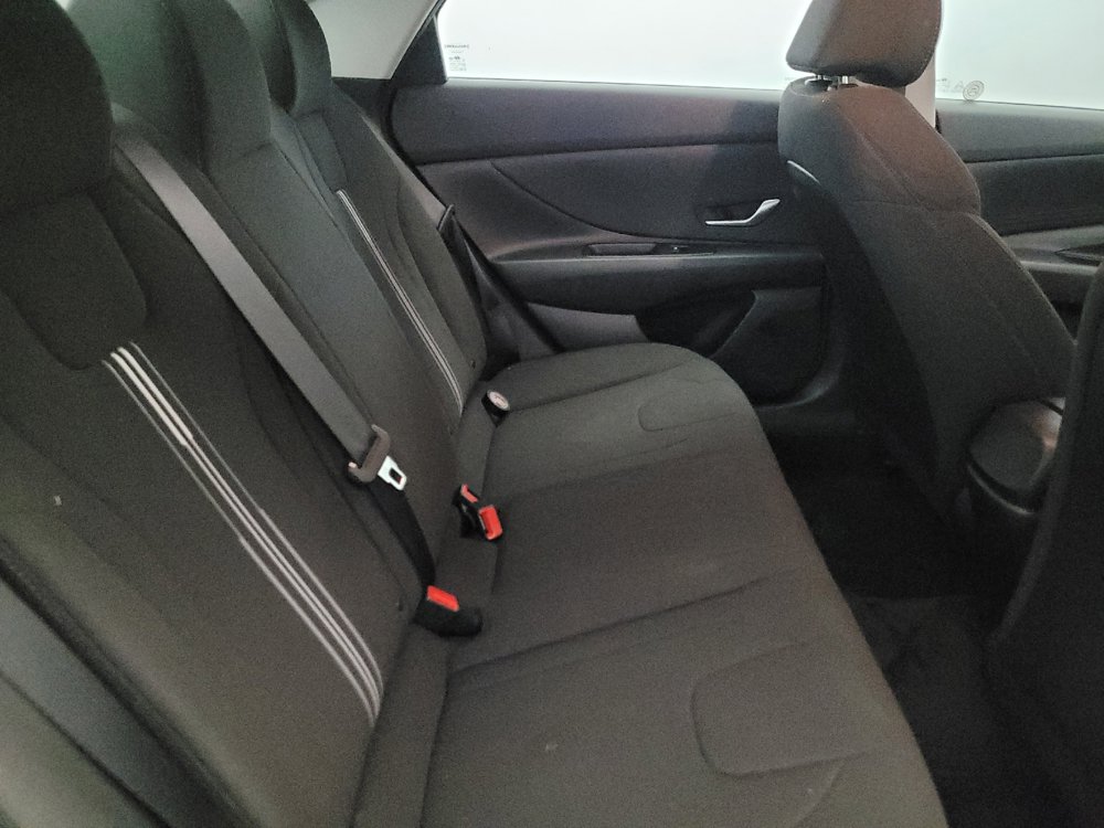 Used 2023 Hyundai Elantra SEL FWD image 19