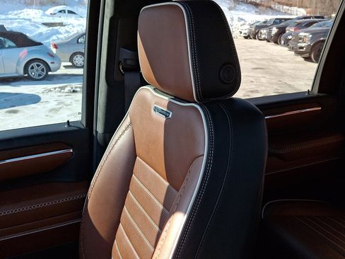 Used 2024 GMC Sierra 2500 Denali Ultimate w/ Snow Plow Prep/Camper Package image 16