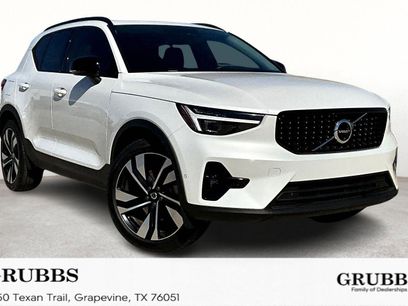 Used 2025 Volvo XC40 B5 Ultra w/ Climate Package