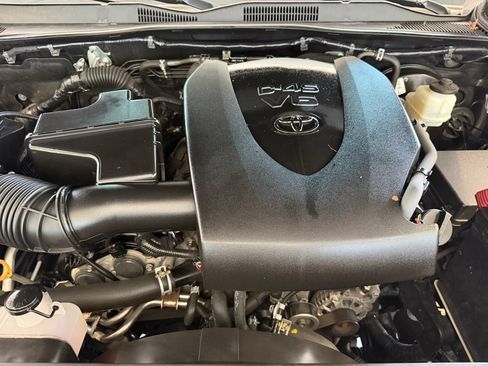 Certified 2019 Toyota Tacoma SR5 AWD/4WD image 32