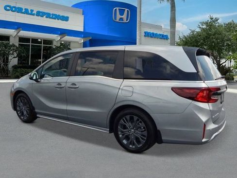 New 2026 Honda Odyssey Touring image 3