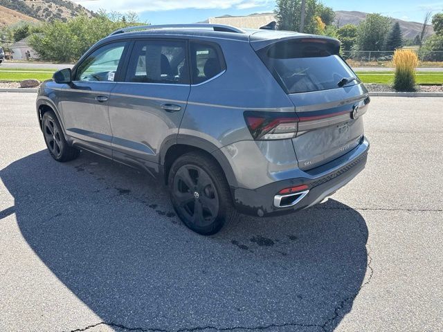 Used 2025 Volkswagen Taos SEL AWD/4WD image 5