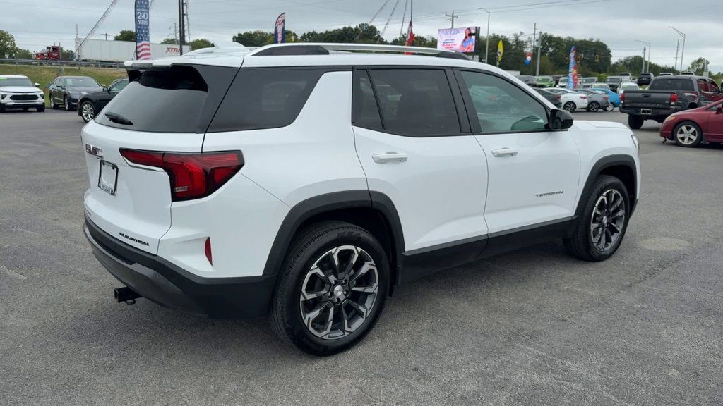 Used 2025 GMC Terrain Elevation w/ Elevation Premium Package AWD/4WD image 7