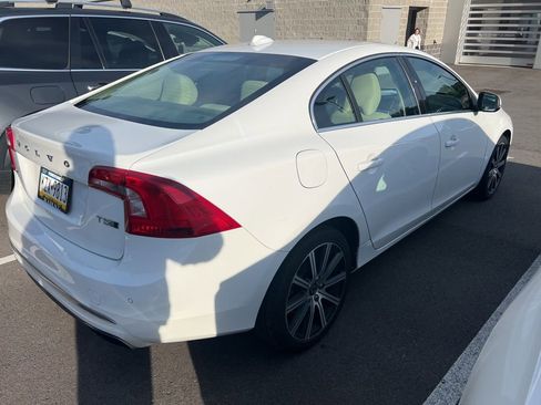 Used 2017 Volvo S60 T5 Inscription Platinum w/ Climate Package AWD/4WD image 12