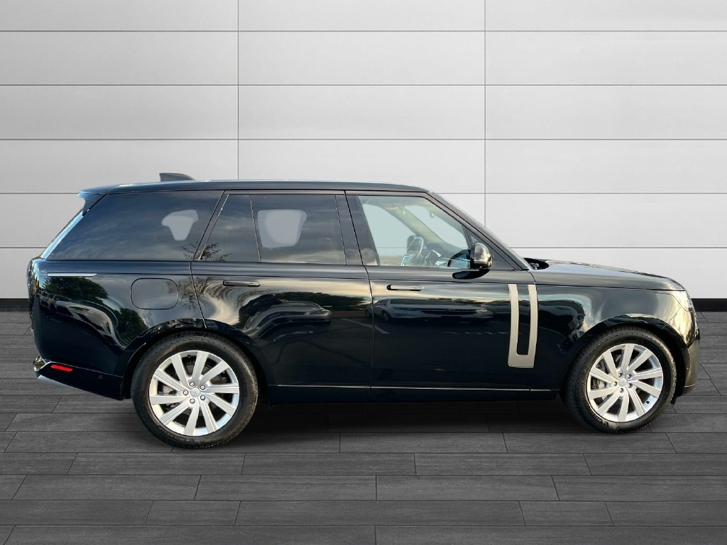 Used 2023 Land Rover Range Rover SE AWD/4WD image 6