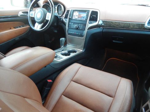 Used 2012 Jeep Grand Cherokee Overland Summit image 36