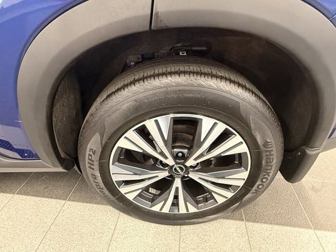 Used 2022 Nissan Rogue SV image 39