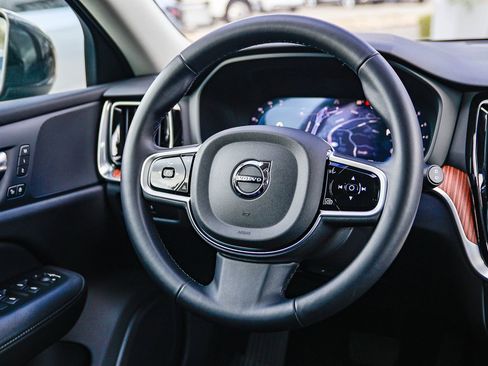 Used 2025 Volvo V60 B5 Cross Country Plus image 46