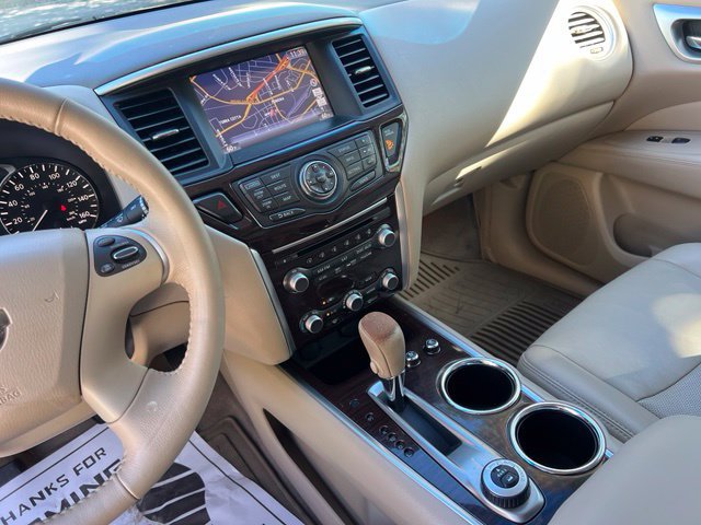 Used 2015 Nissan Pathfinder Platinum w/ Family Entertainment Package FWD image 37