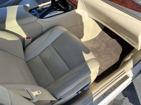 Used 2016 Lexus LS 460 L image 34