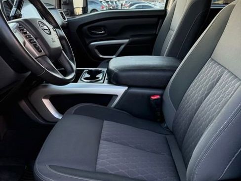 Used 2023 Nissan Titan SV w/ SV Convenience Package image 15