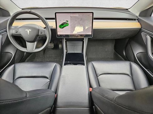 Used 2020 Tesla Model 3 Standard Range Plus image 18