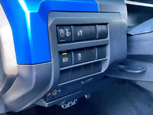 Certified 2025 Toyota Tacoma TRD Sport AWD/4WD image 32