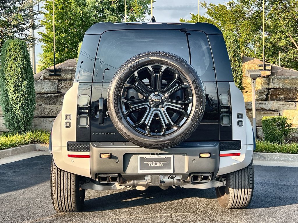 Certified 2026 Land Rover Defender 110 OCTA AWD/4WD image 4